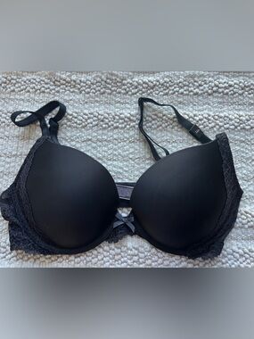 Victoria's Secret Black Lace Dream Angels Push-Up Bra